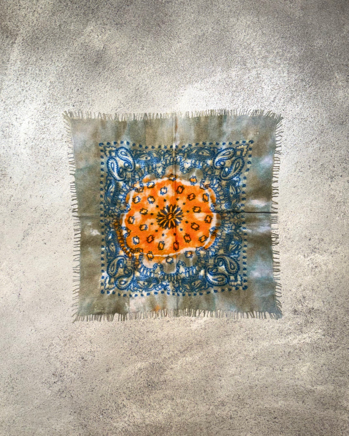 #farbe_Mehrfarbig und Dunkelgrün