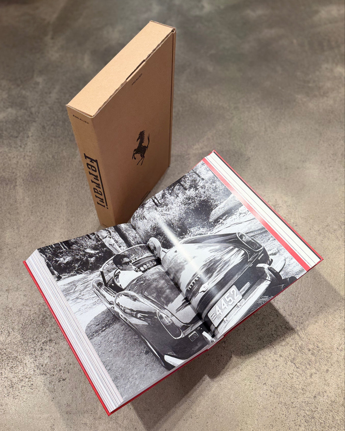 FERRARI – COFFEE-TABLE-BOOK