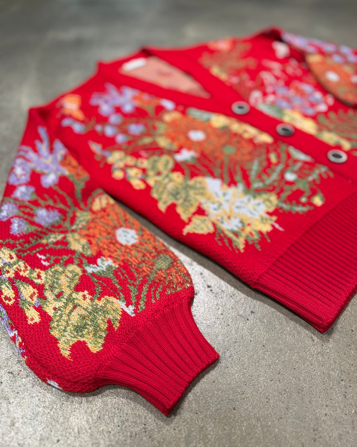 FLORAL JACQUARD STRICKJACKE