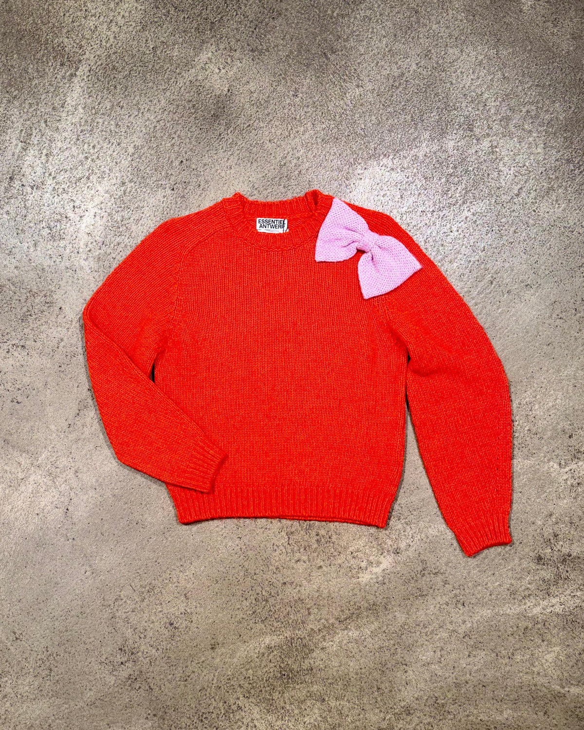 KOLLIER – STRICKPULLOVER MIT SCHLEIFE